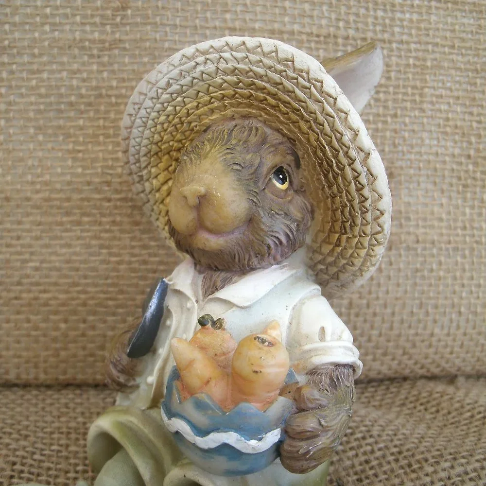 Vintage Rabbit Gardener Shelf Sitter Figurine - Picture 10 of 16